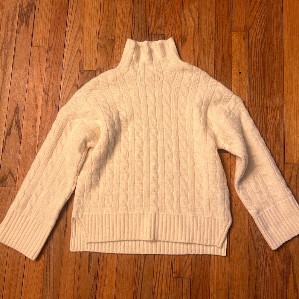 Abercrombie & Fitch Sweater
